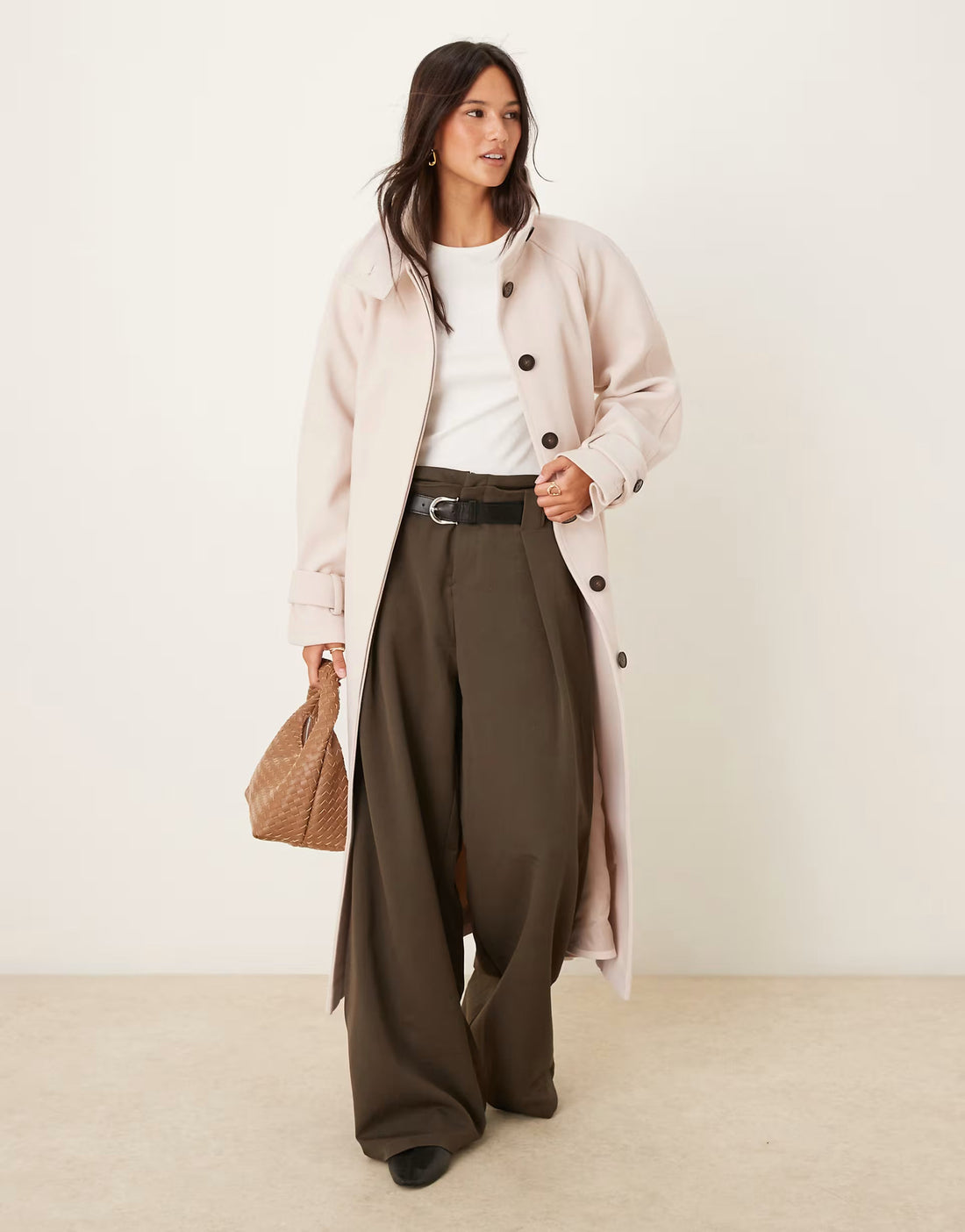 L'Élégance Assurée : Le Manteau Long, Pièce Maîtresse de Votre Garde-Robe Hivernale