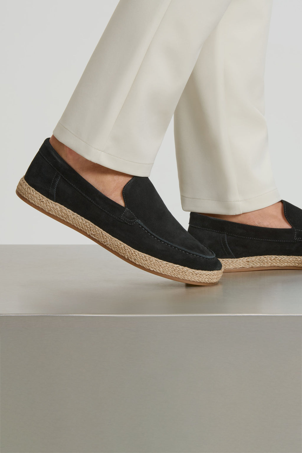 Mocassins espadrille homme noir – vue latérale bordure jute