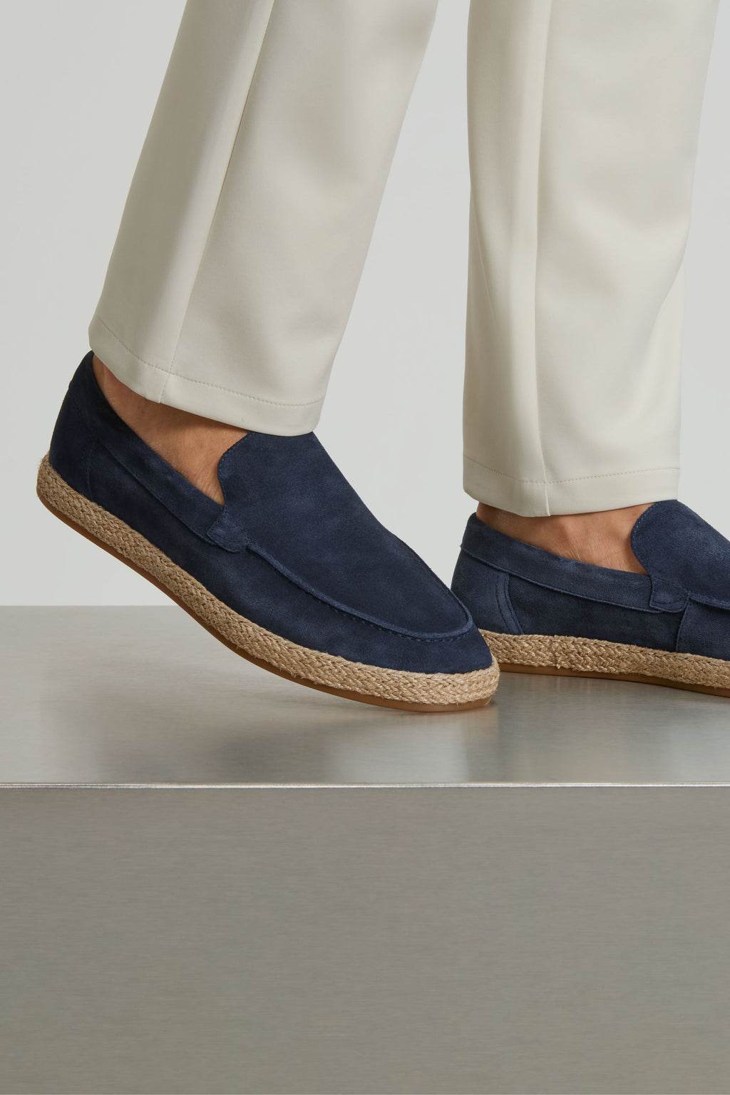 Loafer espadrille bleu marine – vue latérale slip-on daim