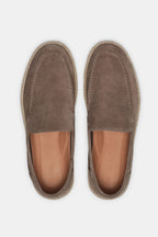 Mocassins slip-on taupe – vue de face daim premium