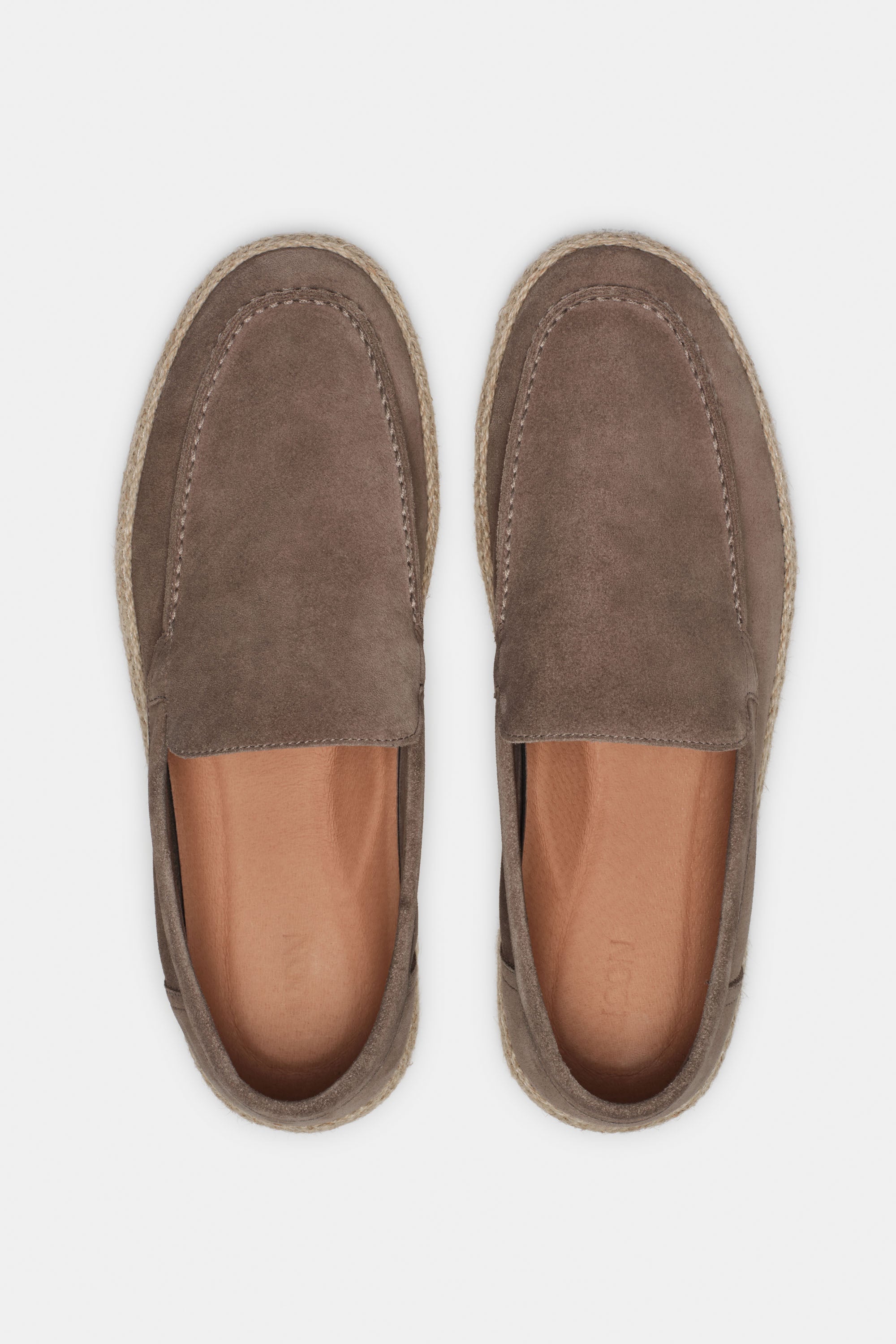 Mocassins slip-on taupe – vue de face daim premium