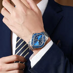 Montre surréaliste acier – vue lifestyle