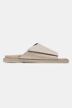 Sandales beige clair – vue latérale slip-on velcro