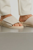 Sandales daim homme – lifestyle méditerranéen plage
