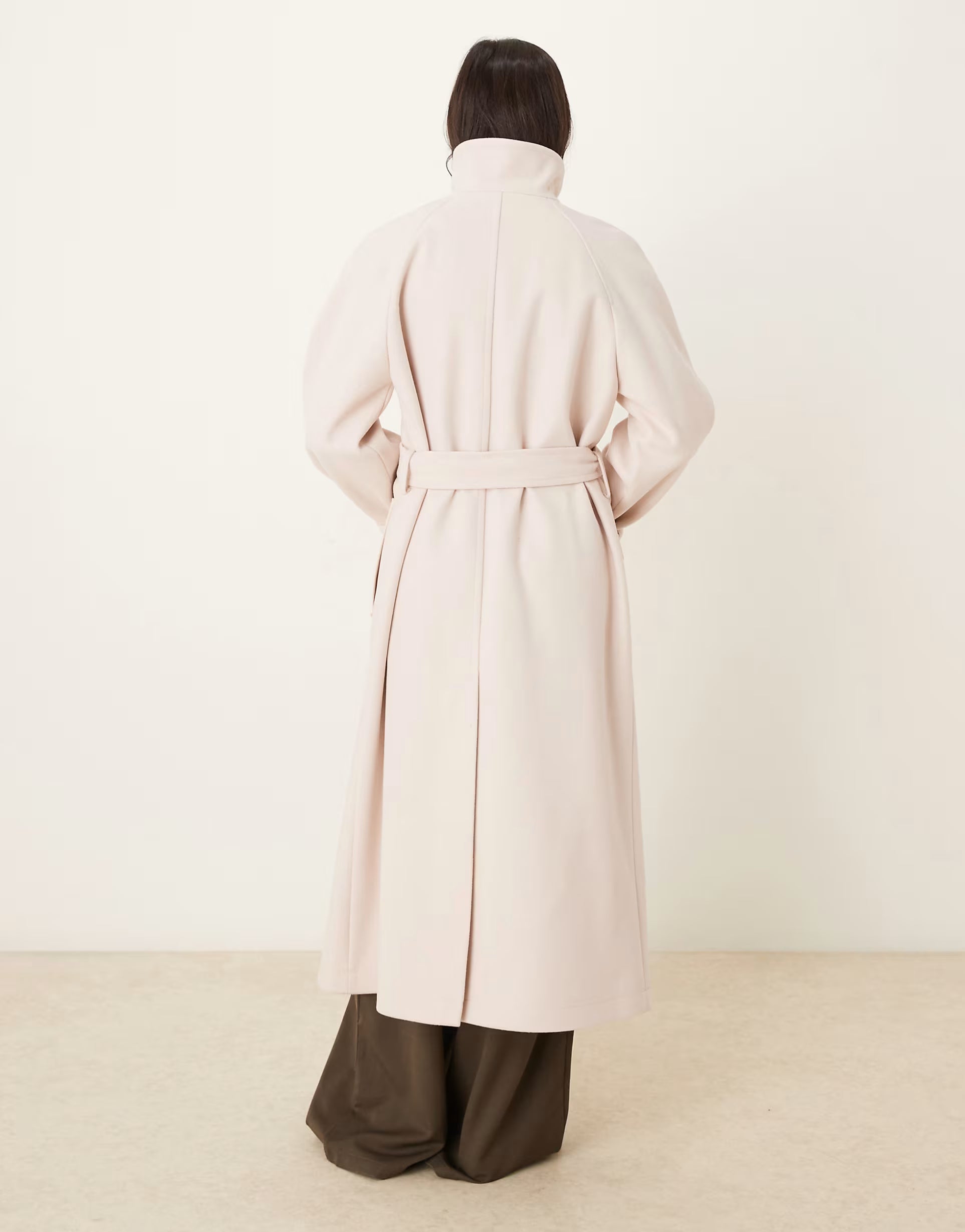 Trench-coat Long Femme à Col Cheminée – Élégance Grège & Coupe Habillée