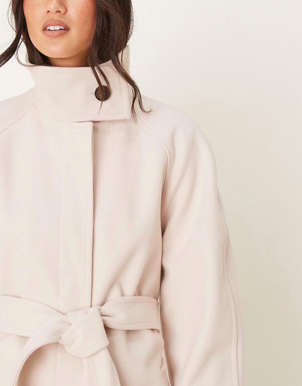 Trench-coat Long Femme à Col Cheminée – Élégance Grège & Coupe Habillée