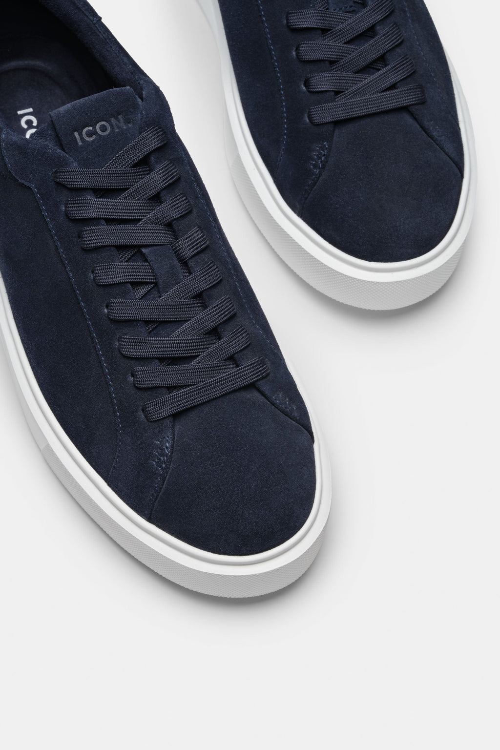 Classic Suede Trainer bleu marine daim – sneaker homme élégante