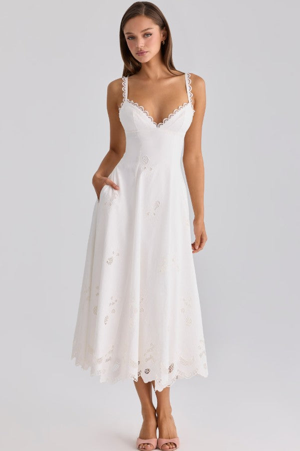 Tatiana – Robe Midi Blanche en Coton Broderie Anglaise