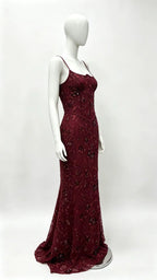 Arabella – Robe Maxi Bordeaux Dentelle Fleurie Corsage Lacé Dos