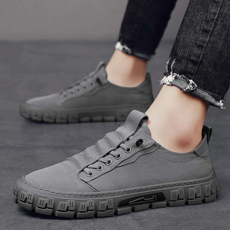 Hutton Canvas Trainer noir – vue latérale homme urbain