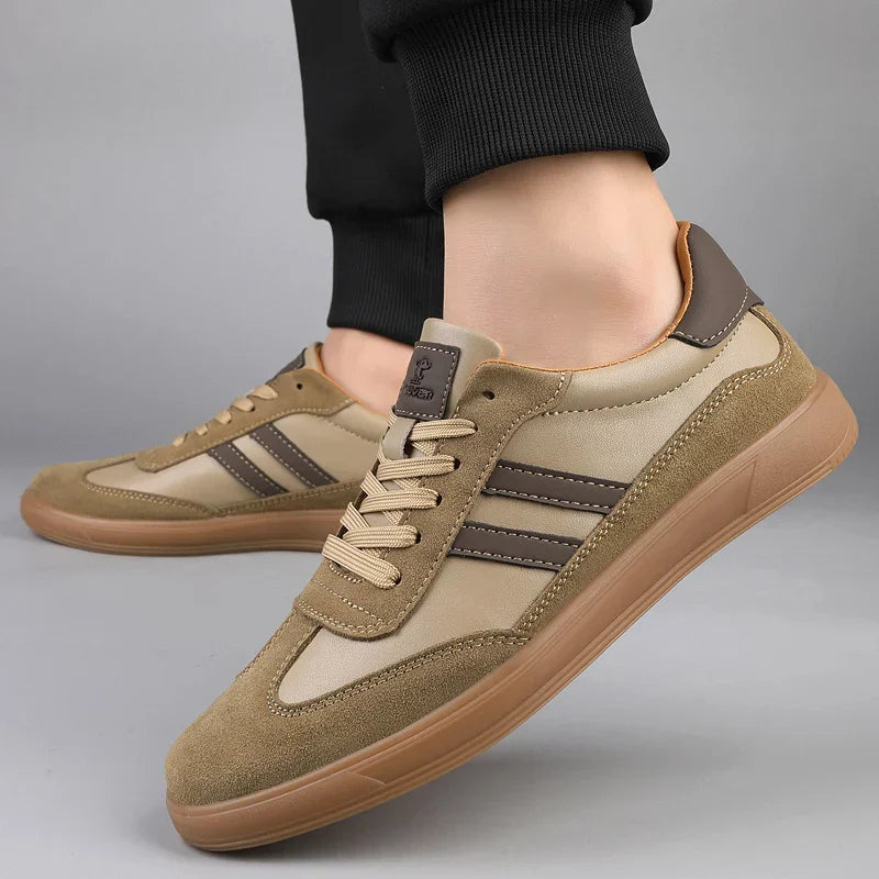 Sneakers homme daim beige – vue de face Henley