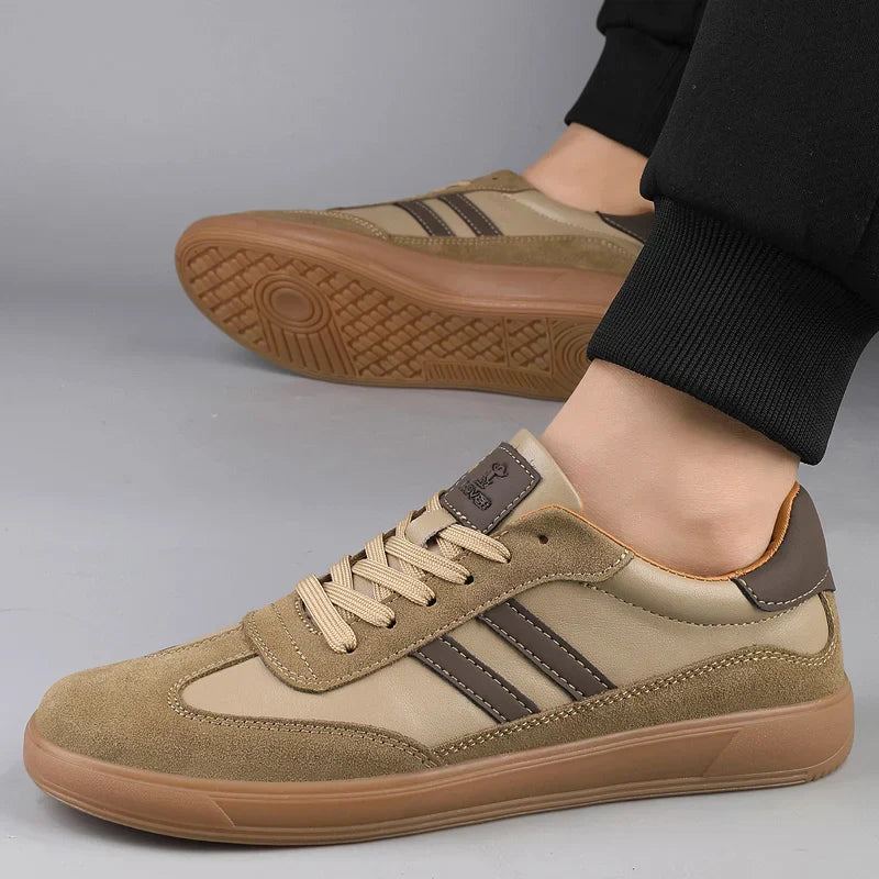 Henley Trainer – détail tige daim structuré premium