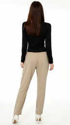 Barbara – Top Chic en Maille avec Découpe Élégante