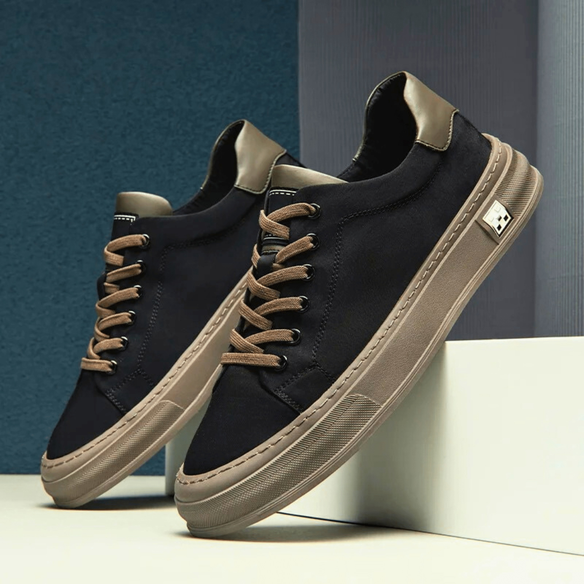 Emerson Trainer Noir Obsidienne – vue latérale